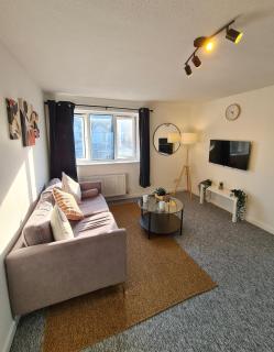 Thesiger Court Apartments - Free Private Parking - by Property Promise - Cardiff - 1