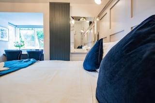 Modern Studio on the Marina - Dublin - 1