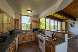 6 bdrm Cottage at Blue Mountain, Private Beach Access, Hot Tub, Sauna, BBQ, Petfriendly - Blue Mountains - 5