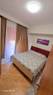 Joan - Valona - 3