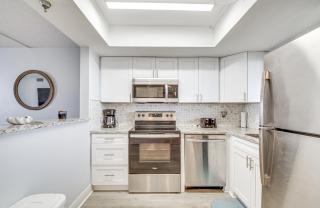 Beach and Pool Access Gulf-View Condo in Hudson - Hudson - 3