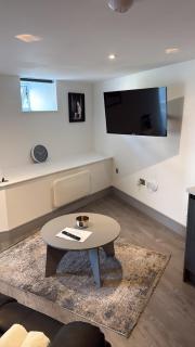 1 Bedroom Lavish Studio Apartment - Bradford - 0