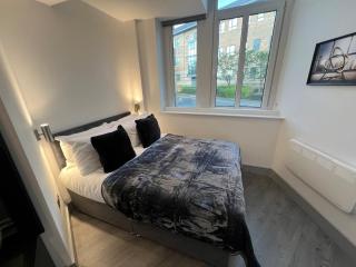 1 Bedroom Lavish Studio Apartment - Bradford - 8