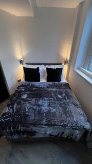1 Bedroom Lavish Studio Apartment - Bradford - 6
