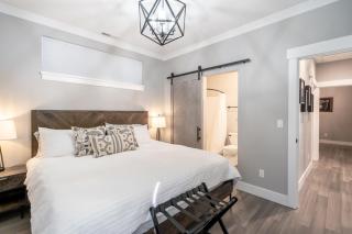 Charmer Downtown 3BR Home w Free Parking near UofO - 4