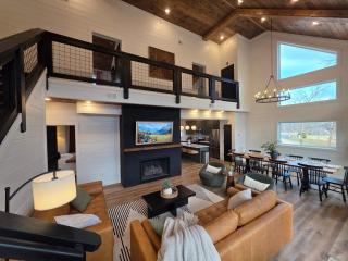 Bearfoot Lodge By Avada Properties - 9