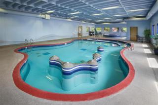 Best Western Plus Kamloops Hotel - Kamloops - 8