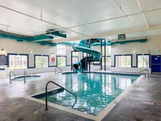 Super 8 by Wyndham High River AB - High River - 5