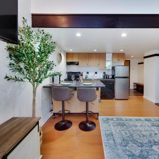 Cozy Two-story Loft in Downtown - Vancouver - 7