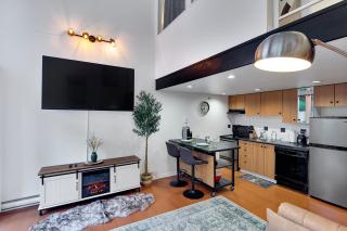 Cozy Two-story Loft in Downtown - Vancouver - 6