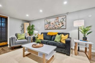The Owlet NWCalgary QueenBD PrivateSuite - Calgary - 0