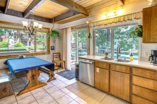 11 Mi to Ski Resorts! Lake Tahoe Gem with Pool Table - 1