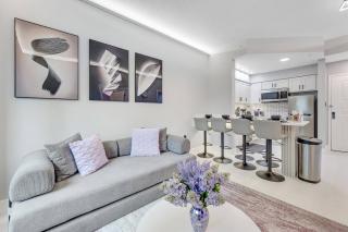 Queen 2 Twin 1BR Close to Everything - 5