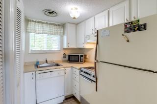 2 Mi to Ober Mountain Cozy Retreat with Balcony - 2