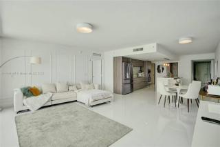 Beachfront Bliss in Miami - 7