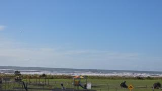 Beachside Studio Apartment with a View - 9