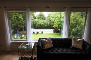 5 Bedroom Luxury Retreat with Heated Pool, Hot Tub and Sauna - London - 2