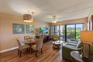 Kihei Akahi C414- Partial ocean view Kihei condo, walk to beach - Wailea - 0