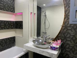 The Icon Boutique Hotel - Kafr Ghaţāţī - 7
