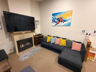Spacious Group Getaway - Fireplace - 75TV - Mega Fast Wi-Fi - Mount Buller - 8