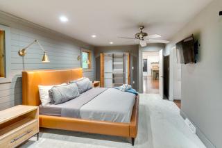 Hot Tub and Theater Room Getaway in Falling Waters - Falling Waters - 1