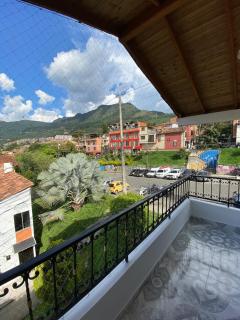 Acogedor apartamento cerca al tranvía 301 - Medellín - 5