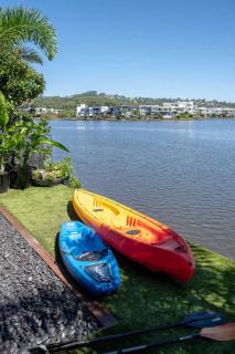 Waterfront Stay at Sunshine Villa - Maroochydore - 1