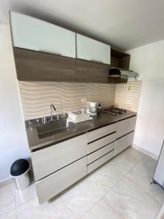 Acogedor apartamento cerca al tranvía 201 - Medellín - 5