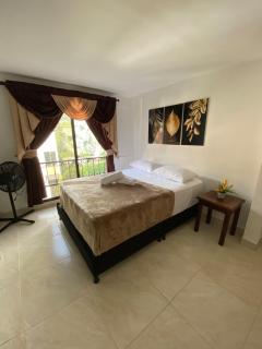 Acogedor apartamento cerca al tranvía 201 - Medellín - 0