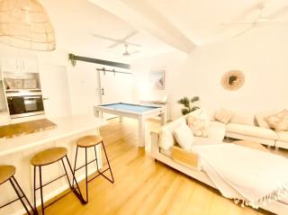 Maroochydore Beach Retreat - Pool, BBQ, Relax - Maroochydore - 2