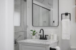 Pittsburgh Spacious and Modern Three Bedroom Apartment with Free Parking - Pittsburgh - 5