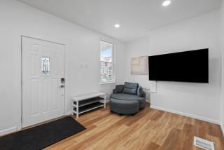Pittsburgh Spacious and Modern Three Bedroom Apartment with Free Parking - Pittsburgh - 3