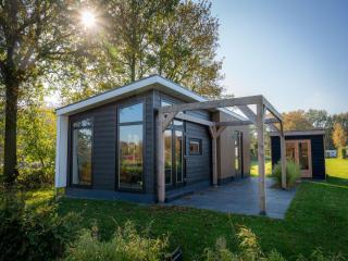 Luxury holiday home surrounded by water - Sint Nicolaasga - 0