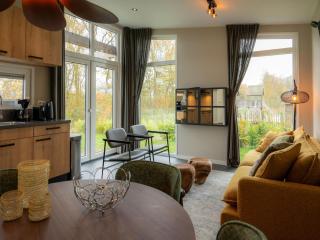 Luxury holiday home surrounded by water - Sint Nicolaasga - 3