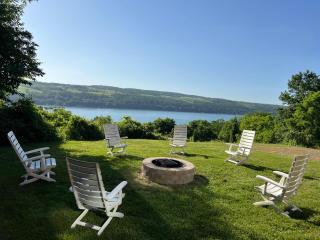 Hilltop on Keuka - - 0