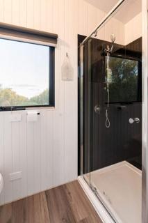 Olive Grove Retreat 1 by Tiny Away - Lake Boga - 1