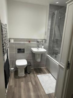 Modern Room and Bath in Maidenhead Near Heathrow Airport - Taplow - 1