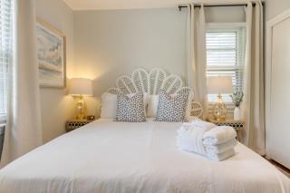 The Powder Cottage by AvantStay Heart of Old Mt. Pleasant Near Sullivan’s - Charleston - 1