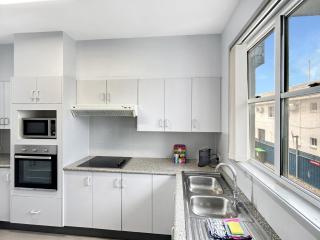 3-Bed with Alfresco Dining & Pool in Batemans Bay - 3