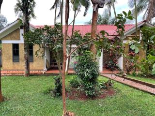 Entebbe gardens holiday home - Entebbe - 9