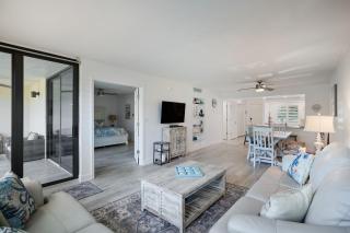 Gorgeous Ground Level Walk Out at Loggerhead Cay - 7