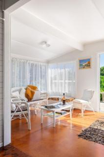 Coastal Comfort Holiday Home 100m to Mahia Beach - Mahia - 8