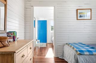 Coastal Comfort Holiday Home 100m to Mahia Beach - 6