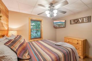Creekside Serenity Cabin Family Friendly Retreat in Pigeon Forge - 7
