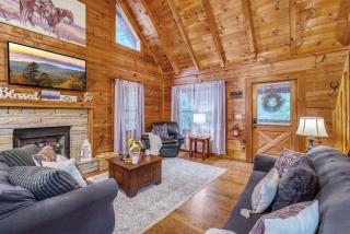 Creekside Serenity Cabin - 5BR Retreat with Hot Tub & Arcade! Near Pigeon Forge - 3