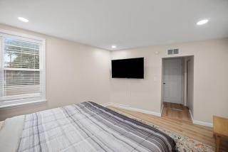Pittsburgh Modern and Cozy Two Bedroom Apartment With Free Parking - Pittsburgh - 2
