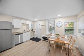 Pittsburgh Modern and Cozy Two Bedroom Apartment With Free Parking - Pittsburgh - 8