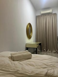 Affordable 1 Super King and 3 Double Bed bedroom House for 8 Guest - Kajang - 7
