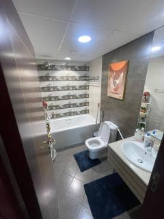 Corniche Residence Beach view Pool access Stunning View - Ajman - 2