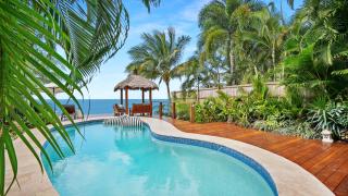 Mylara Beachfront Holiday Home - Holloways Beach - 0